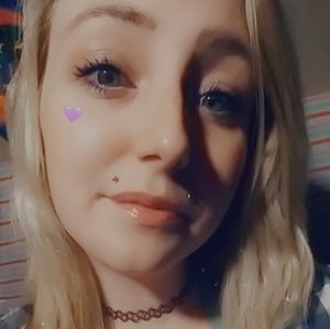 Meet your Posher, Devynn